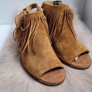 LUCKY BRAND Suede Open Toe Fringe sandals Size 8